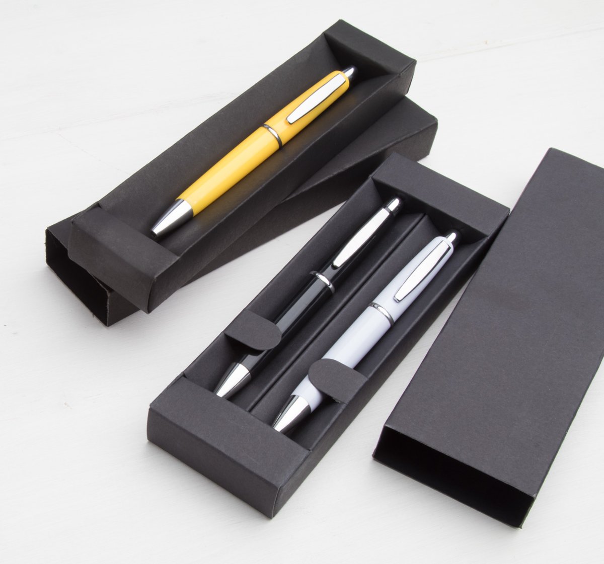 Dyra - pudełko na długopisy