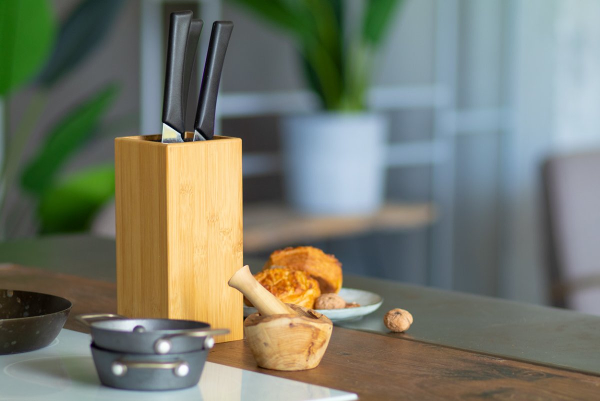 santoku-bambusowy-blok-na-noze-3 Santoku - bambusowy blok na noże