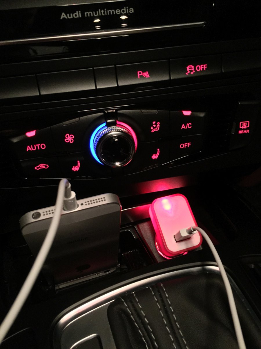waze-ladowarka-samochodowa-usb-v05-4 Waze - ładowarka samochodowa USB