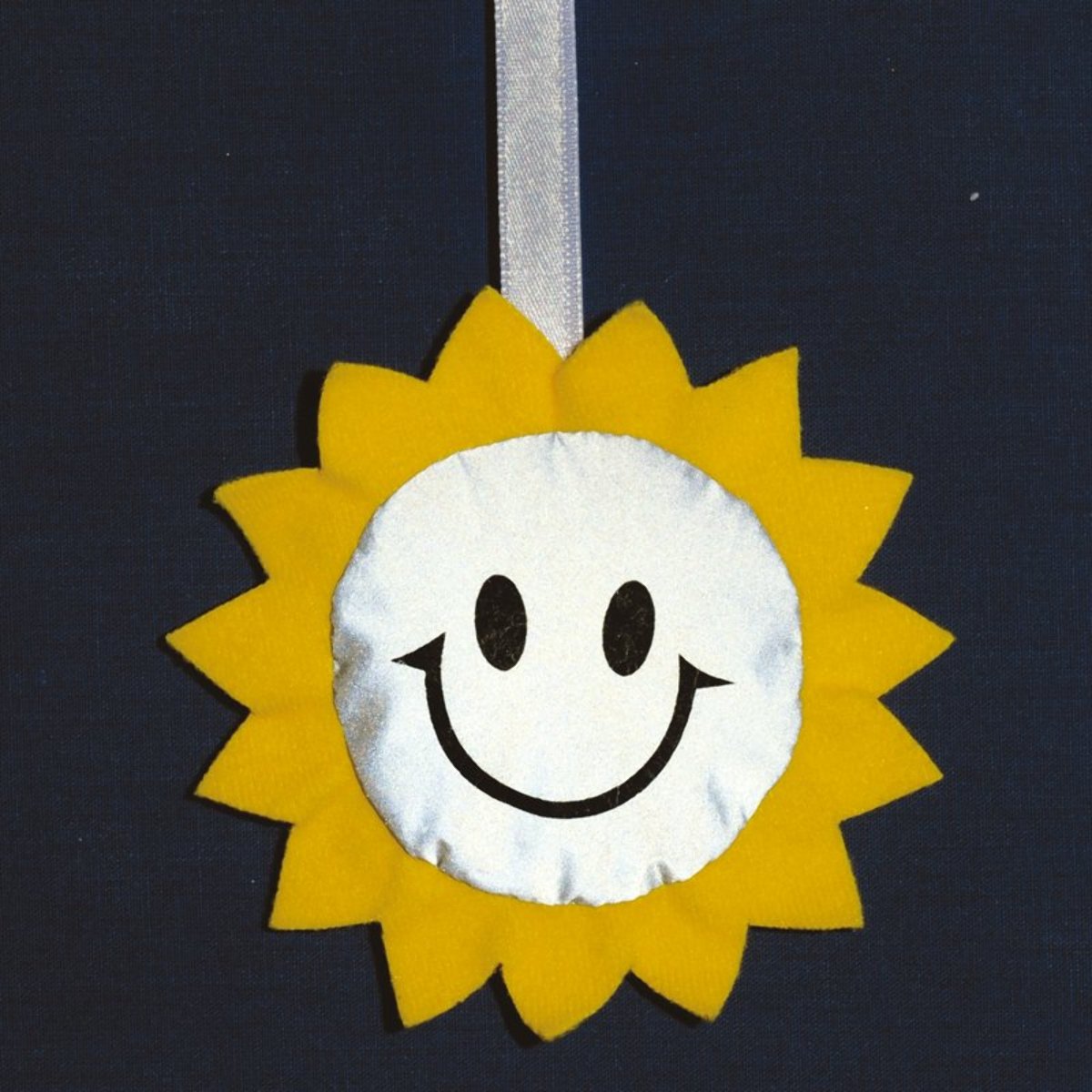 maskotka-odblaskowa-sun-zoltysrebrny-1 Maskotka odblaskowa Sun