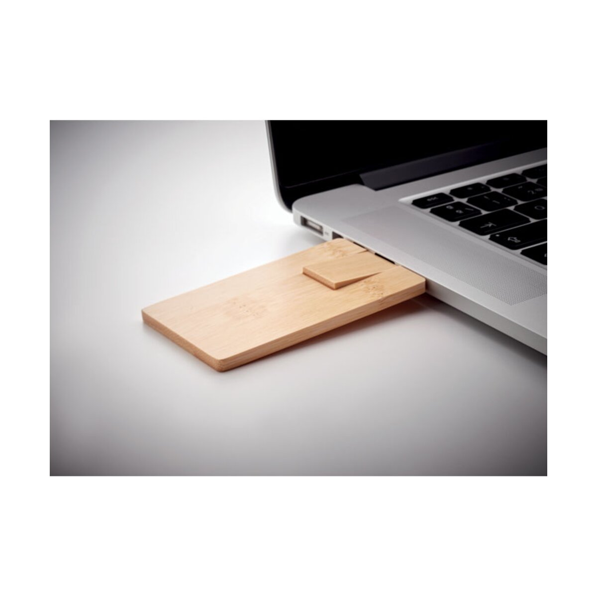 16gb-usb-bambusowa-obudowa-creditcard-plus-MO1203-40-7 16GB USB: bambusowa obudowa