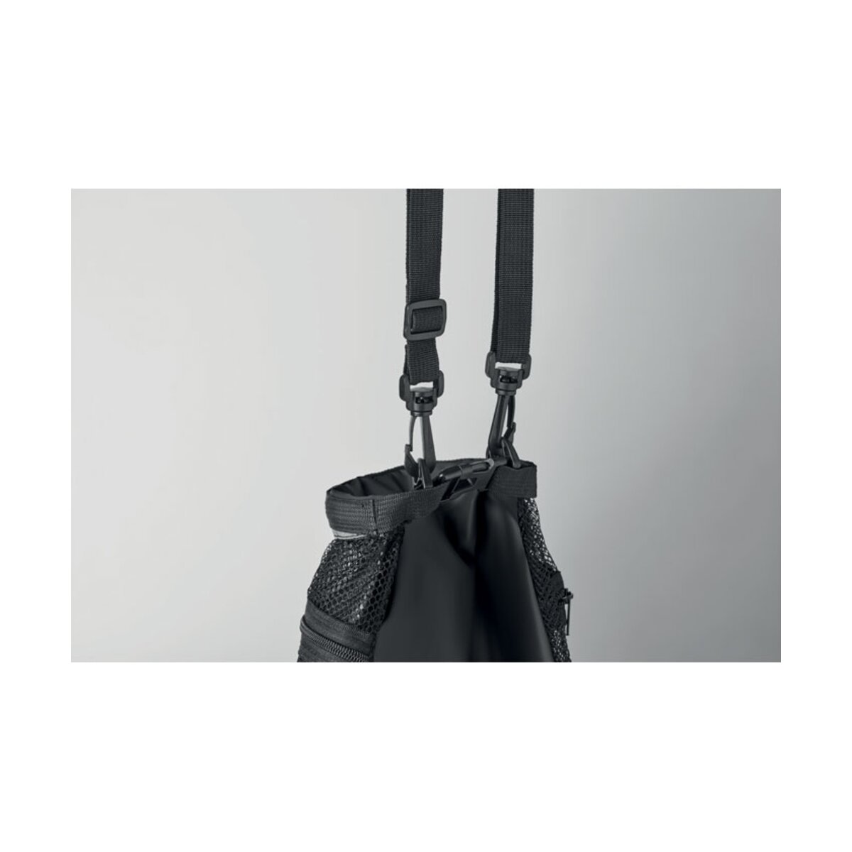 wodoodporna-torba-6l-z-paskiem-scuba-mesh-MO6370-03-7 Wodoodporna torba 6L z paskiem