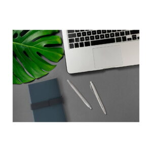 DOOLI. Długopis ze stali nierdzewnej (53% z recyklingu) z błyszczącym korpusem 91981_amb