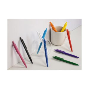 NOLWEN. Długopis ABS z solidnym błyszczącym wykończeniem 91982_amb