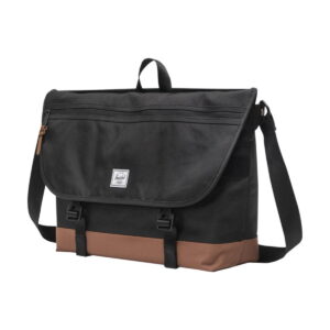 Herschel Cove torba listonoszka z recyklingu o pojemności 22,5 l - czarna