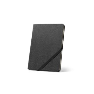 HUXLEY. Notatnik formatu A5, wykonany z papieru wodoodpornego, z kartkami w linie, wykonany z materiału z certyfikatem FSC™ i innych materiałów kontrolowanych - Czarny