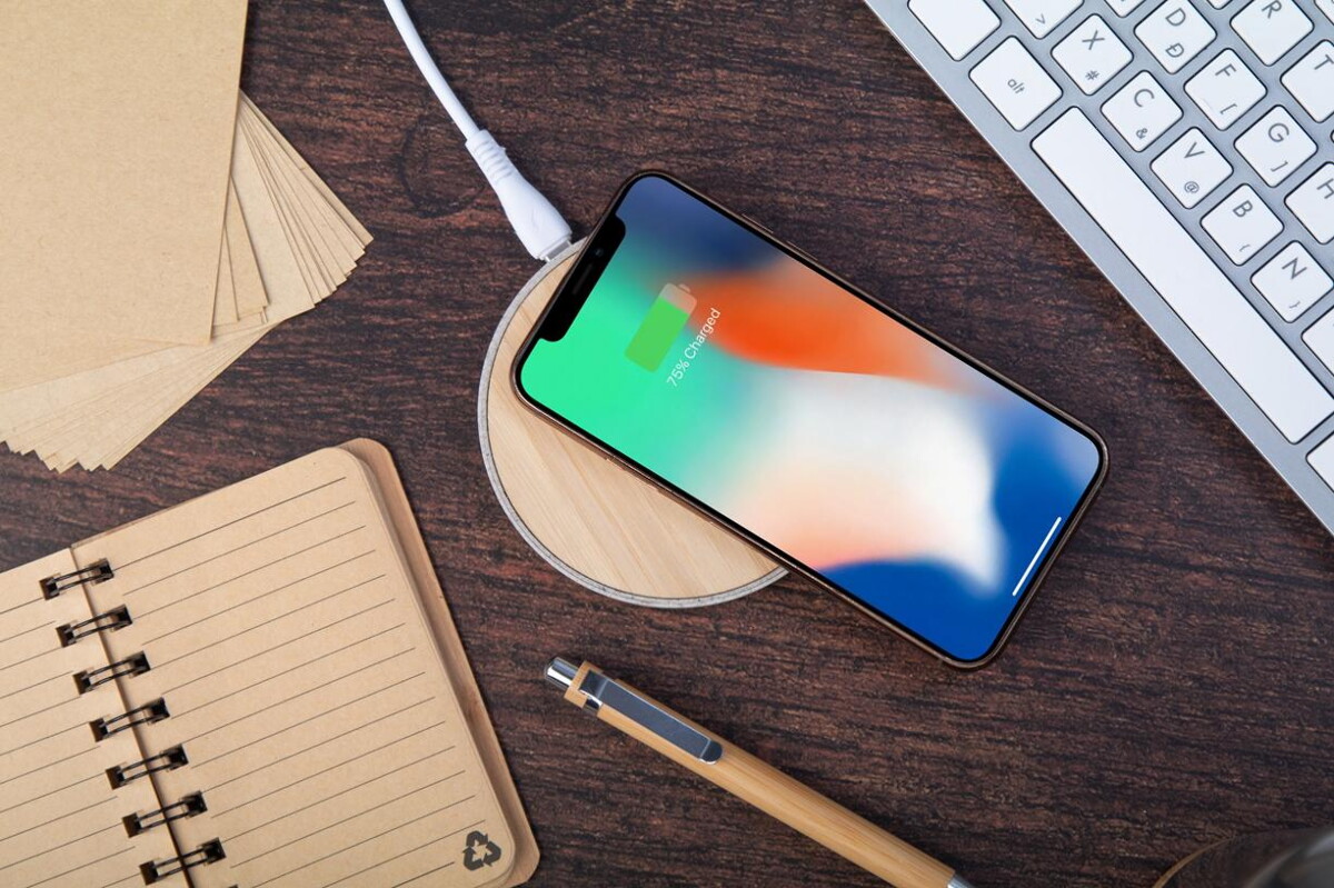 Ładowarki z logo – wheacharge ładowarka indukcyjna AP864020__DG3 WheaCharge ładowarka indukcyjna AP864020__DG3