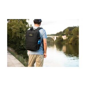 EDINBURGH BPACK. Plecak w stylu wojskowym wykonany z 600D, poliestru z recyklingu o wysokiej gęstości i podszewki z 210D poliestru z recyklingu 17'3' 92387_amb