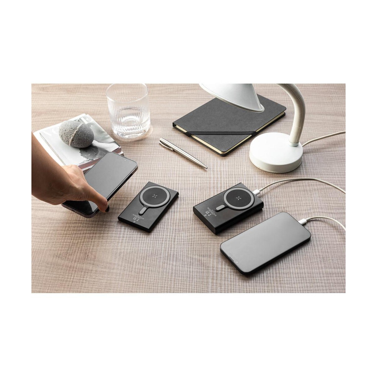 Powerbanki z logo – wright 5. magnetyczny powerbank z superszybkim ładowaniem z recyklingowanego aluminium i recyklingowanego abs o pojemności 5000 mah 97215_amb WRIGHT 5. Magnetyczny powerbank z superszybkim ładowaniem z recyklingowanego aluminium i recyklingowanego ABS o pojemności 5000 mAh 97215_amb