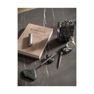 ELLA. Zestaw długopisu i pióra kulkowego z korpusem ze stali nierdzewnej (53% rSS) i klipsem 91781_amb