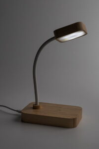 VoltGlow lampa biurkowa z ładowarką bezprzewodową AP864145__DG2