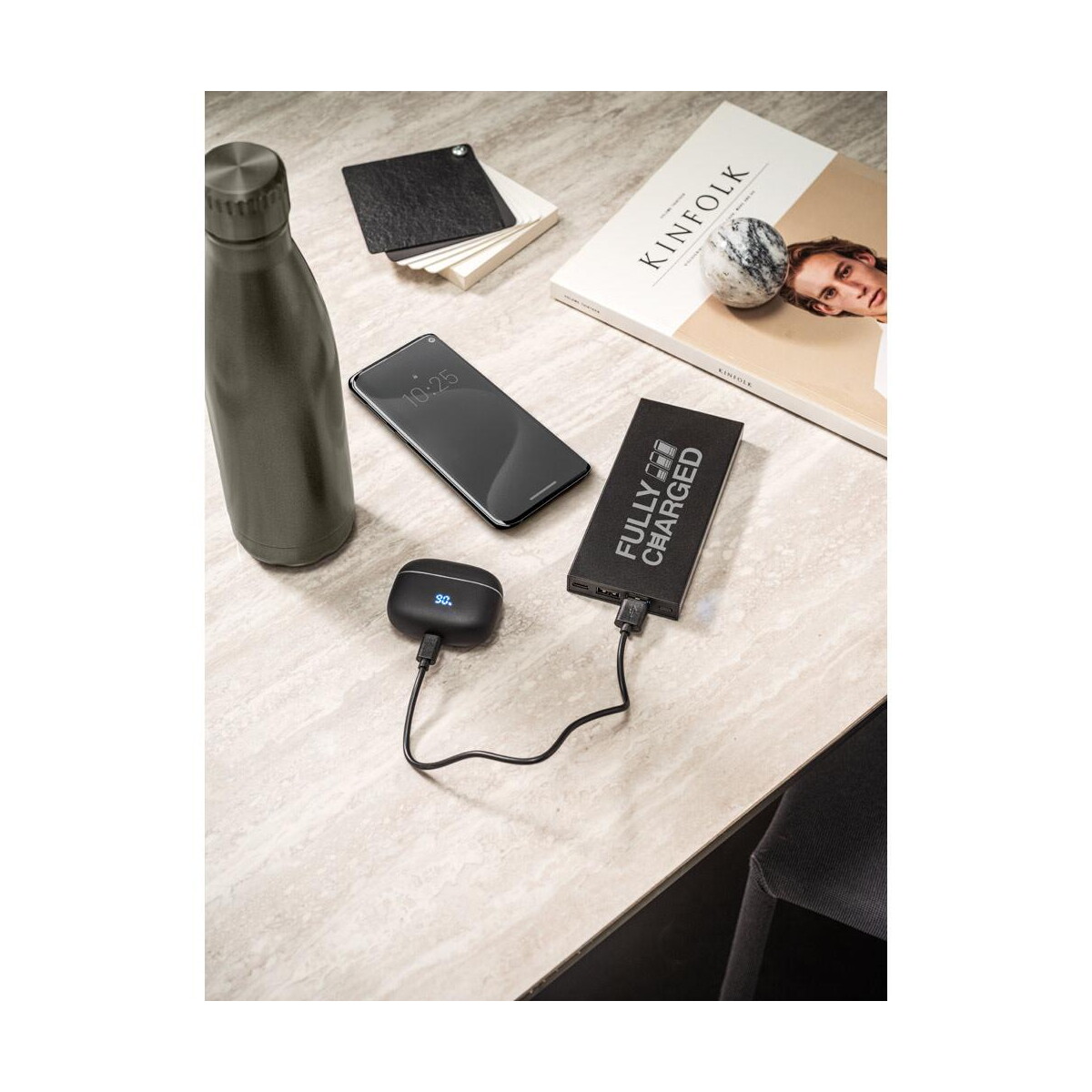 Powerbanki z logo – dorothy 10. power bank 10 000 mah wykonany w aluminium pochodzącego z recyklingu (100% ral) 97165_amb DOROTHY 10. Power bank 10 000 mAh wykonany w aluminium pochodzącego z recyklingu (100% rAL) 97165_amb