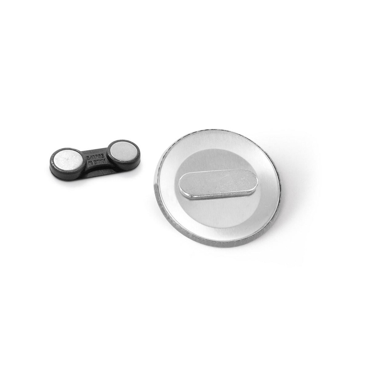 Identyfikatory z logo – button p’in 11. button p’in 11. okrągła przypinka z podwójnym zapięciem magnetycznym 73131_340-c Button P'IN 11. Button P'IN 11. Okrągła przypinka z podwójnym zapięciem magnetycznym 73131_340-c